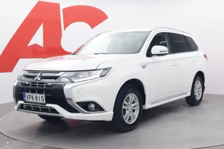 Mitsubishi Outlander Intense Plus 4WD 5P - Ladattava hybridi, vähän ajettu